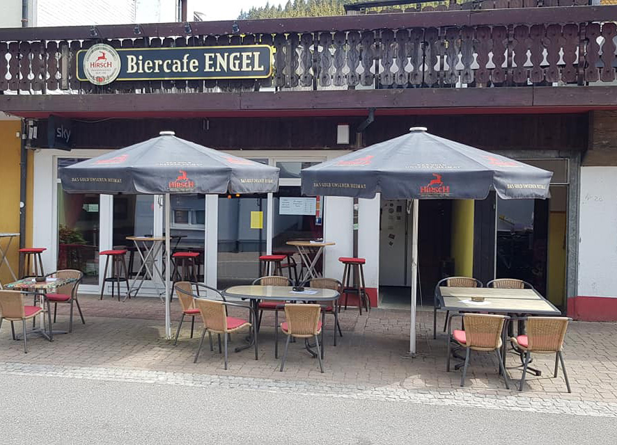 Außenbereich vorm Biercafe Engel